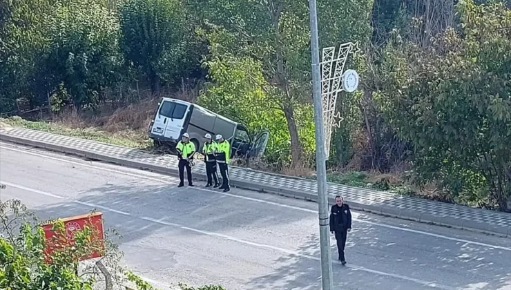 Bilecik’te Panelvan Devrildi: 1 Ölü, 1 Yaralı